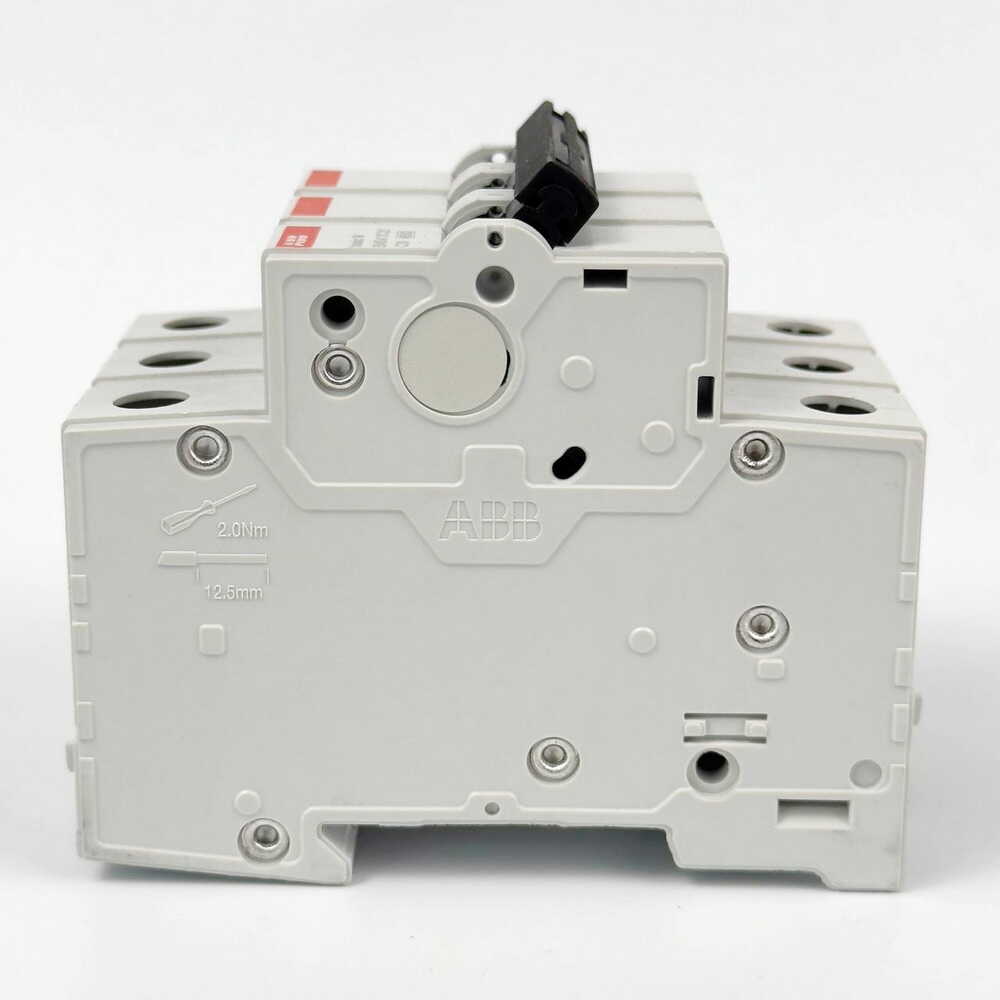 Автоматический выключатель ABB basic M 3P C20 ( 2CDS643041R0204 )
